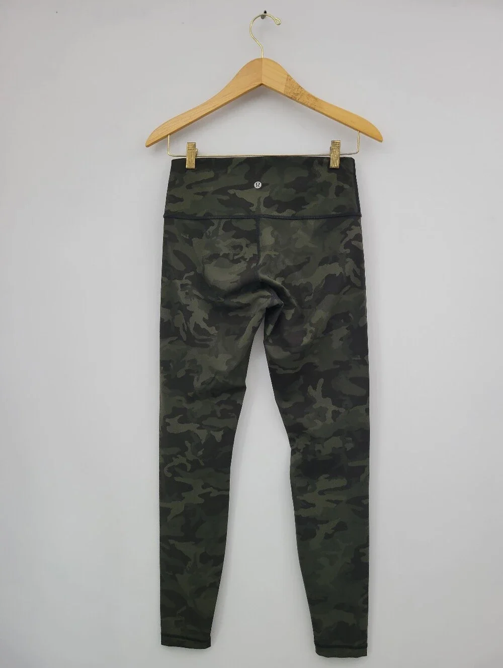 Lululemon Camo Leggings Sz 8